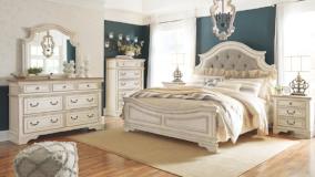 Ashley Furniture | Bedroom Queen Uph Panel 5 Piece Bedroom Set in Pennsylvania 8013